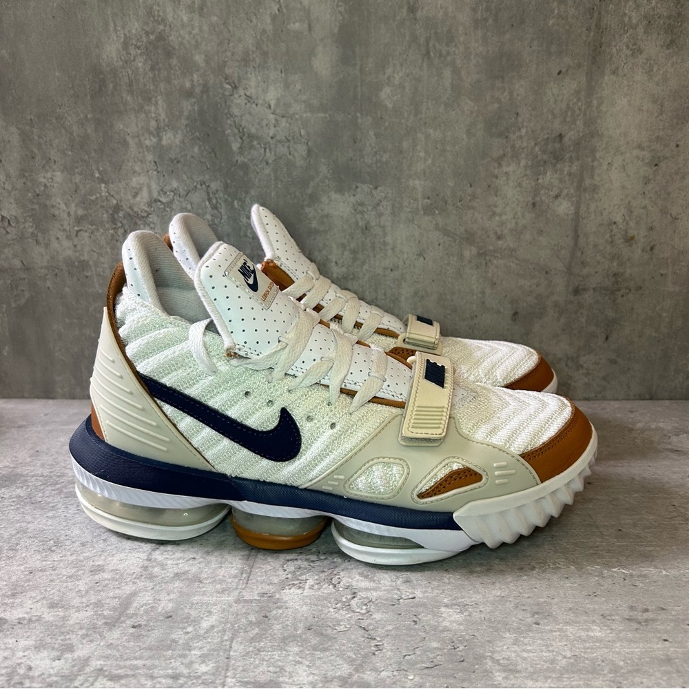 Nike Lebron 16 Basketball Shoes CD7089-180 Mens sz 7 - white